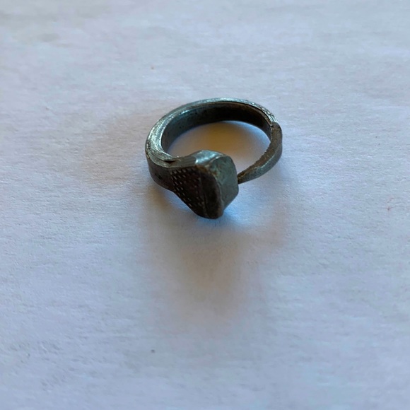 1970’s gothic look horseshoe nail ring size 7 1/2 - Picture 1 of 7
